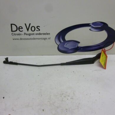 Peugeot 207 1.6 16V Front wiper arm 2007 6429AL