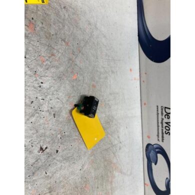 Peugeot 2008 1.2 VTi 12V PureTech 130 Switch (miscellaneous) 2020 98156354ZD