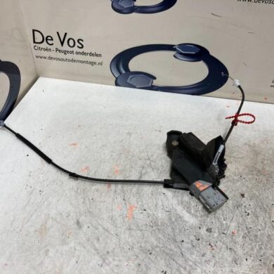 Peugeot 407 2.2 HDi 16V 170 FAP Door lock mechanism 4-door, front left 2007 9135FP