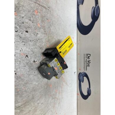 Peugeot 208 1.2 Vti 12V PureTech 82 ABS Pomp HMZHM01-HMZ 2018 1635132180-1636317880-9826857180