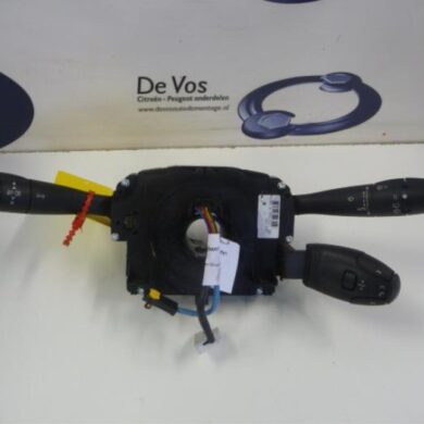 Peugeot 207  Steering column stalk 2009 6242YL