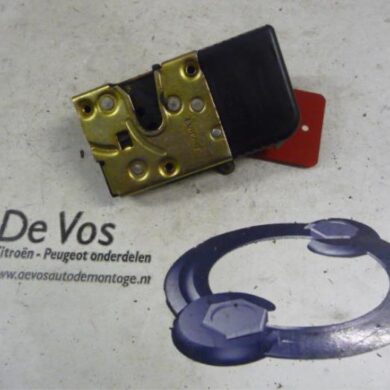 Peugeot 806 2.0 SR,SV Deurslot Mechaniek 4Deurs rechts-voor 1995 9136J7