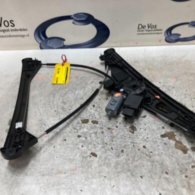 Peugeot 3008 1.6 16V HYbrid 225 Window mechanism 4-door, front left 2019 9830389380-9810488980