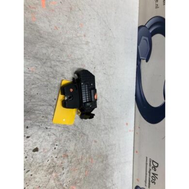 Peugeot 208 1.6 16V THP 155 Slotmechaniek Achterklep 2013 8719F8