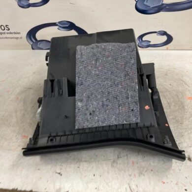 Peugeot 308 1.6 BlueHDi 120 Glovebox 2014 16108048ZD-16108047ZD