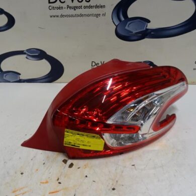 Peugeot 208  Achterlicht rechts 2015 9672628380