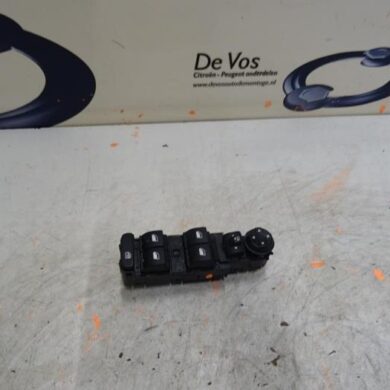 Peugeot 2008  Multi-functional window switch 2020 98319761ZD