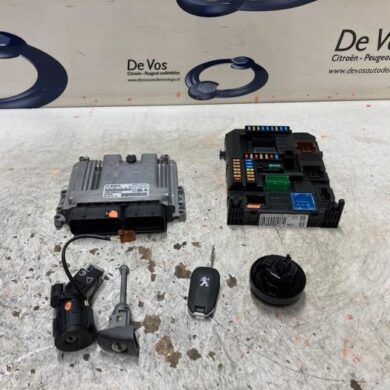 Peugeot 208 1.5 BlueHDi 100 Computer Motormanagement YHY 2019 9832694380-1640420380-1677616280