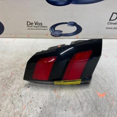 Peugeot 5008  Achterlicht rechts 2019 9811027780