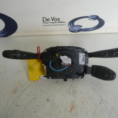 Peugeot 207  Steering column stalk 2009 6242YL