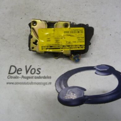Citroen Berlingo  Door lock mechanism 2-door, right 1997 9136J6