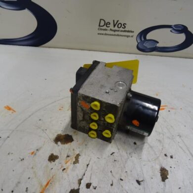 Peugeot 407 2.2 16V ABS pump 3FZ 2004 4541X3