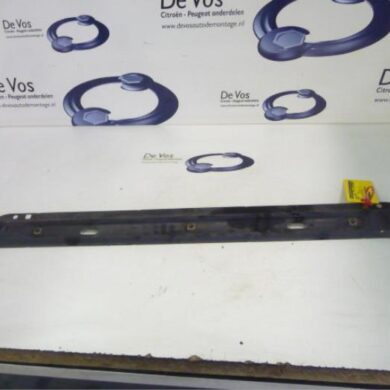 Peugeot 308  Radiator bar 2009 3502AW