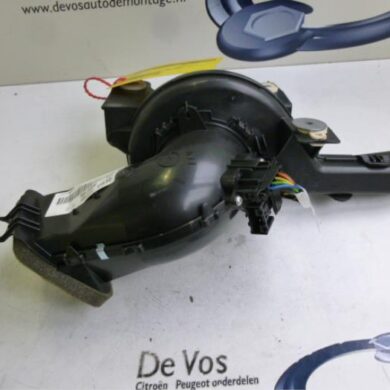 Peugeot 5008 2.0 HDiF 16V Kachel Ventilatiemotor 2010 6441CV