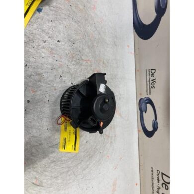 Peugeot 307 2.0 16V Heating and ventilation fan motor 2004 6441K0