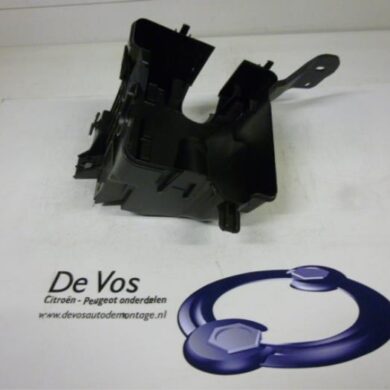 Peugeot 207  Relay holder 2010 654588-654587