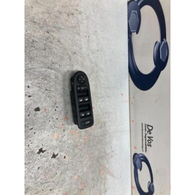 Citroen C5 2.0 HDiF 16V 160 Multi-functional window switch 2011 6490NR