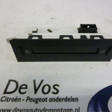 Peugeot Partner 1.6 16V Interior display NFU 2003 6155GV