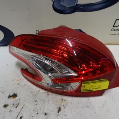 Peugeot 208  Achterlicht links 2012 9672628280