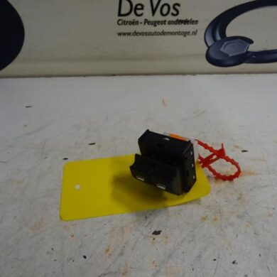Citroen C4 Cactus  Multi-functional window switch 2015 98016298ZD