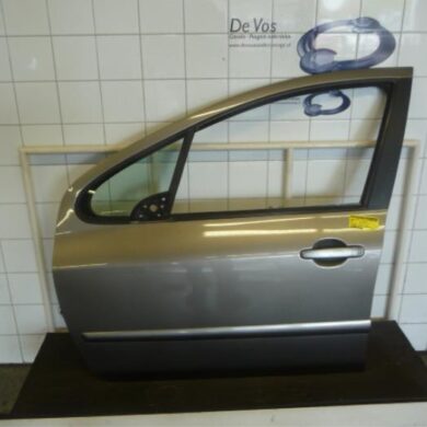 Peugeot 307 2.0 HDi 110 FAP Portier 4Deurs links-voor 2002 9002S8