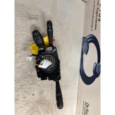 Peugeot 308 1.6 BlueHDi 120 Steering column stalk 2014 98072732ZD