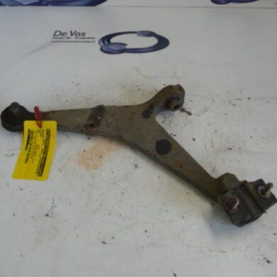 Citroen Saxo 1.1i X,SX Front wishbone, left 2002 352078