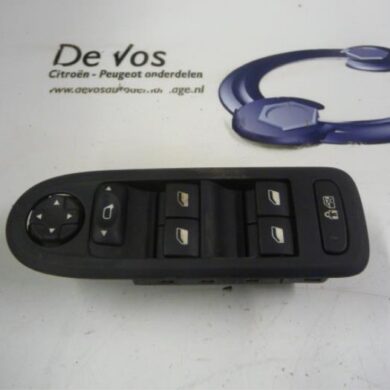 Peugeot 508  Combischakelaar ramen 2012 6490NT