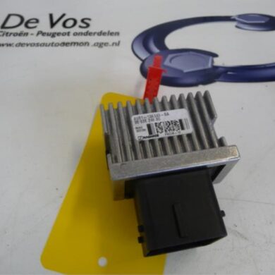Peugeot 508 2.0 Hybrid4 16V Glow plug relay 2013 598144