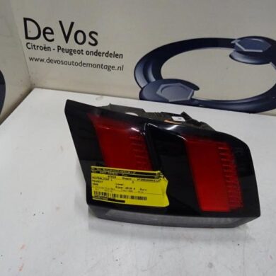 Peugeot 3008  Achterlicht links 2019 9810477880