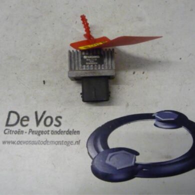 Peugeot 207 1.6 HDi 16V Glow plug relay 2006 598140