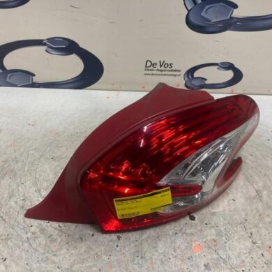 Peugeot 208 1.4 16V Achterlicht rechts 2012 9672628380