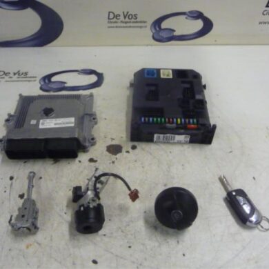 Citroen DS3  Steuergerät Motormanagement HNZHN01 2016 1613944980