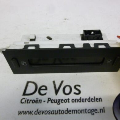 Peugeot Partner 2.0 HDI Interior display RHY 2004 6155GV