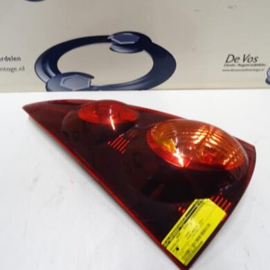 Peugeot 107 1.0 12V Achterlicht links 2013 1607990580