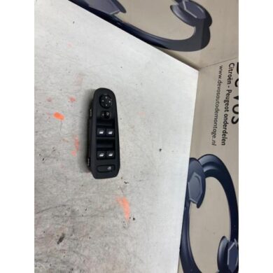 Peugeot 308 1.2 12V e-THP PureTech 130 Multi-functional window switch 2020 98319761ZD