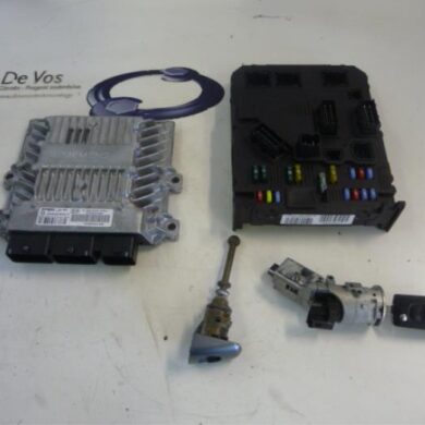 Peugeot 407  Engine management computer RHR 2005 1940ZR-1942YL