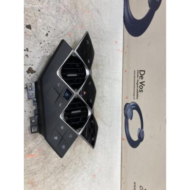 DS Automobiles DS3 Crossback 1.2 12V PureTech 130 Radio control panel 2019 9824914480