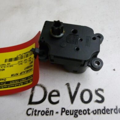 Peugeot 207  Heater valve motor 2006 6447NL