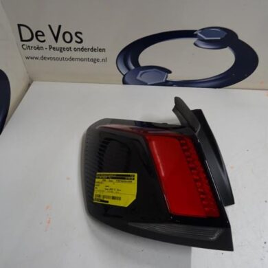 Peugeot 3008  Achterlicht links 2019 9810477180