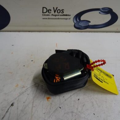 Peugeot 308 1.6 VTI 16V Rear seatbelt, right 2010 8975T9