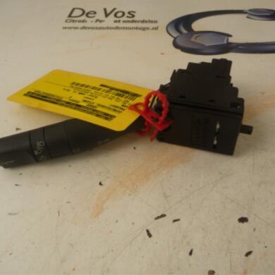 Peugeot 106 1.1 XN,XR,XT,Accent Steering column stalk 1996 625366