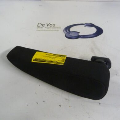 Peugeot 5008  Armrest 2011 8831C3