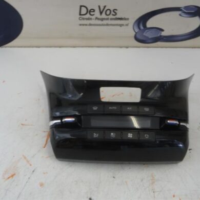 Peugeot 208  Heater control panel 2013 96722471XU