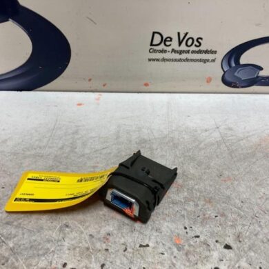 Citroen C4 1.2 PureTech 130 12V Camera voorzijde 2021 1677608780-9844698980