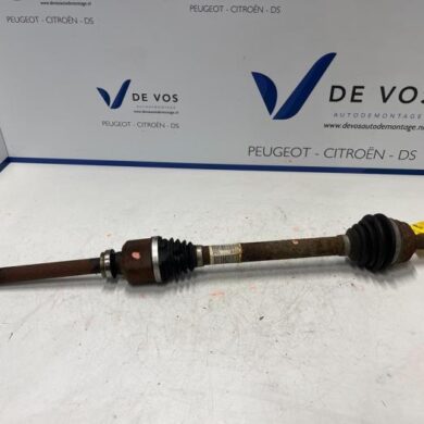 Peugeot 308 1.2 12V e-THP PureTech 130 Aandrijfas rechts-voor HNY 2015 9670725580-1610205380 20EA52