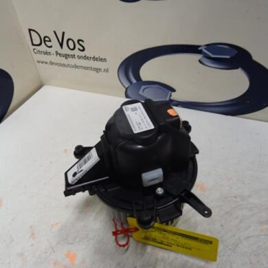 Peugeot 3008  Heating and ventilation fan motor 2019 1609690180-9821292180
