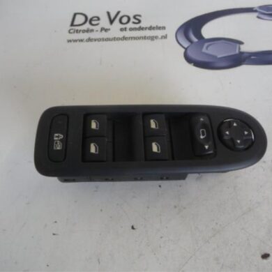 Peugeot 508  Combischakelaar ramen 2011 6490NT