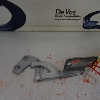 Peugeot Partner 1.9D Bonnet Hinge 2005 791281