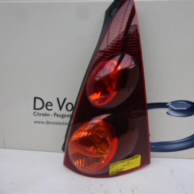 Peugeot 107 1.0 12V Achterlicht rechts 2012 1607990380